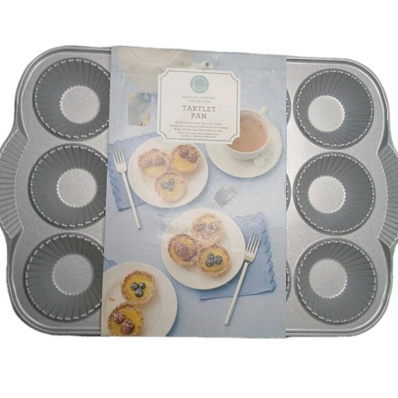 Martha Stewart Collection Tartlet Pan 13.5" x 9.5" x 1" Heavy Cast Aluminum NWT - Picture 1 of 9